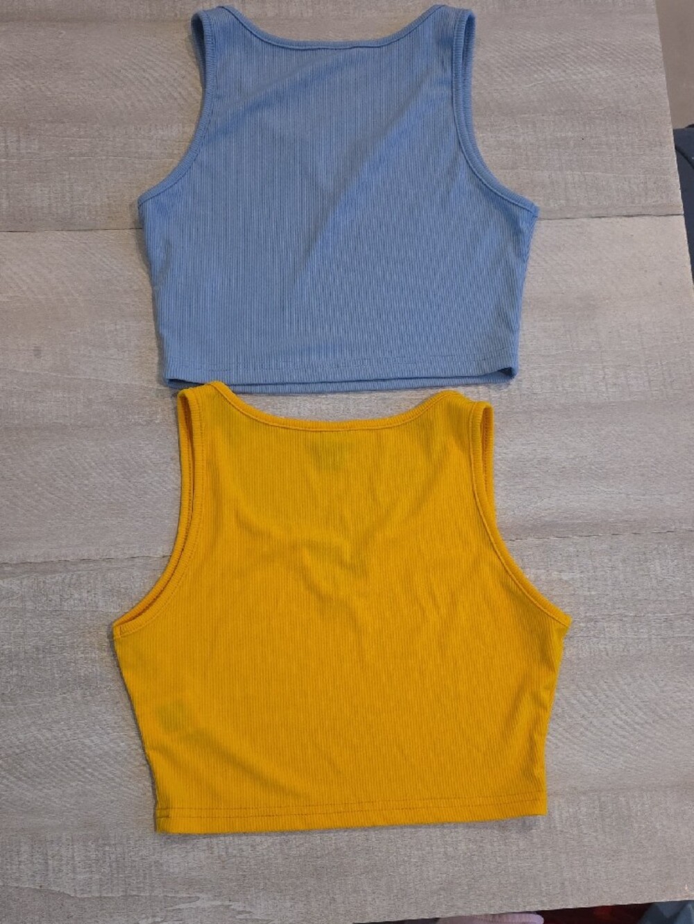 SHEIN Ribbed Notch Crop Tank Bundle - Picture 4 of 4